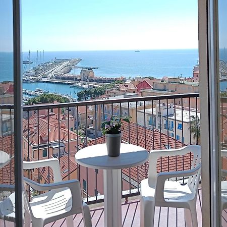 Hotel Robinia Imperia Eksteriør bilde