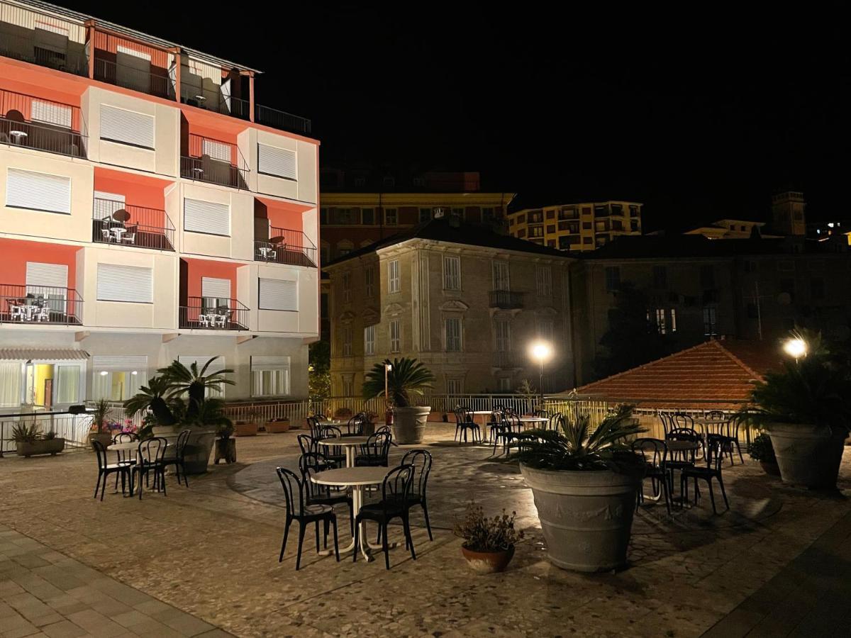 Hotel Robinia Imperia Eksteriør bilde