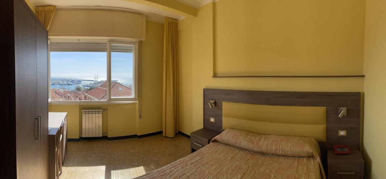 Hotel Robinia Imperia Eksteriør bilde