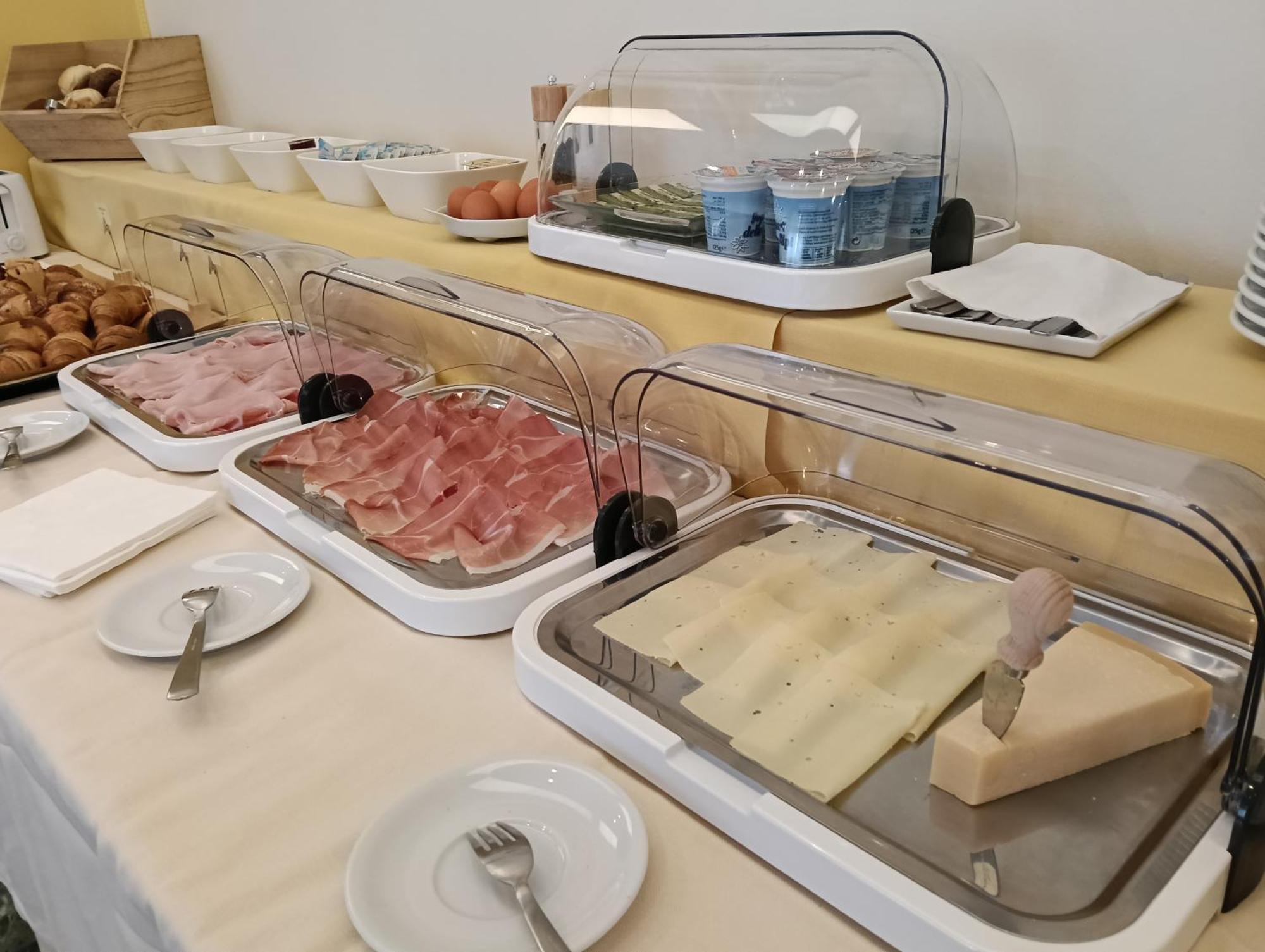 Hotel Robinia Imperia Eksteriør bilde