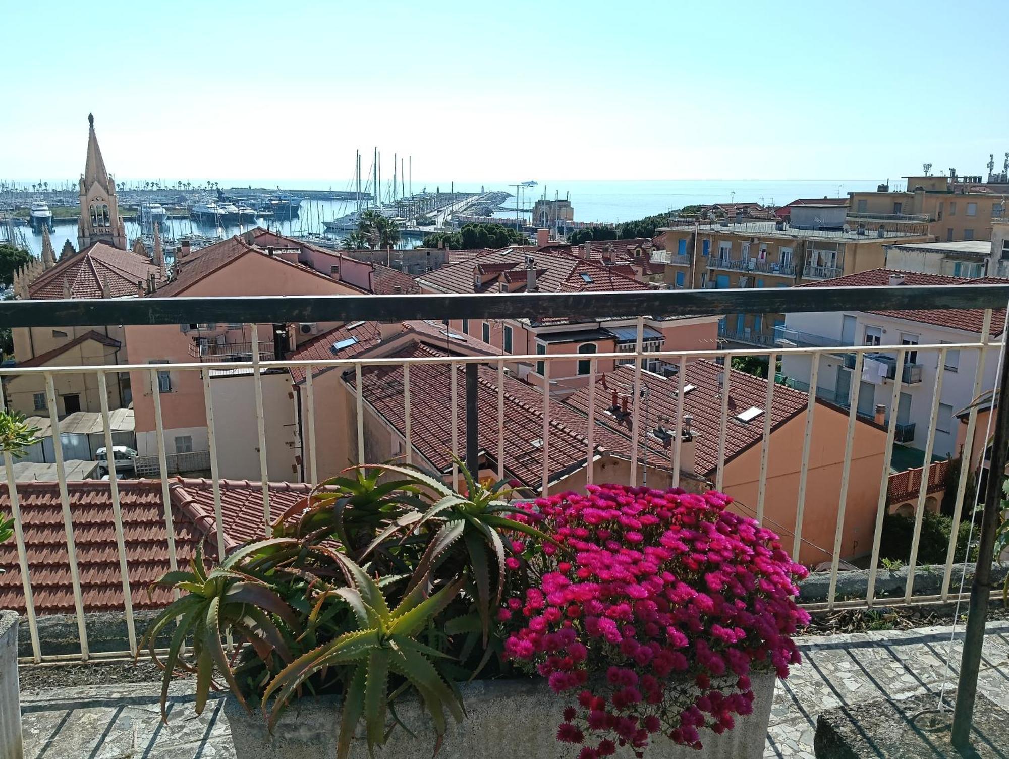 Hotel Robinia Imperia Eksteriør bilde