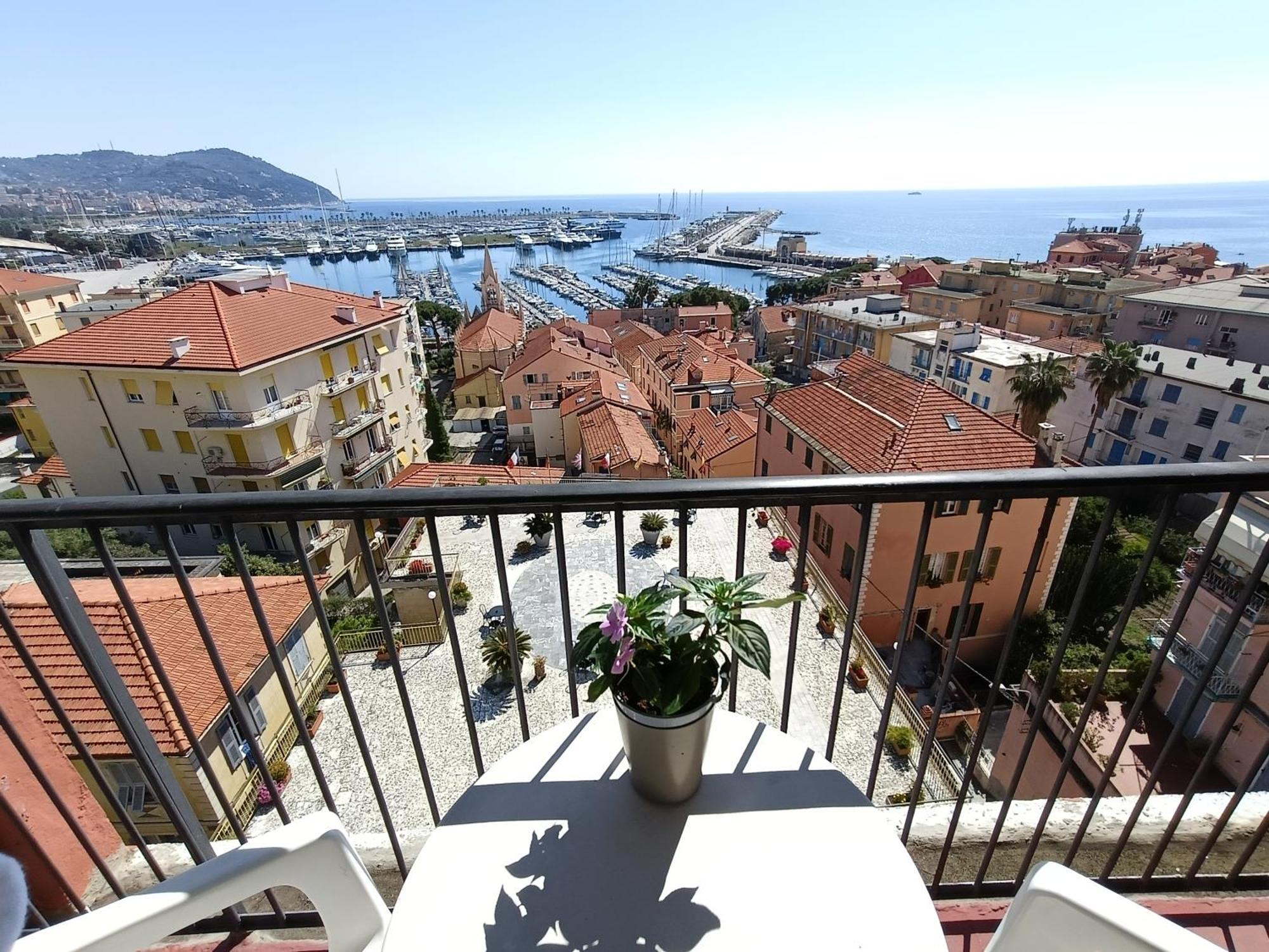 Hotel Robinia Imperia Eksteriør bilde