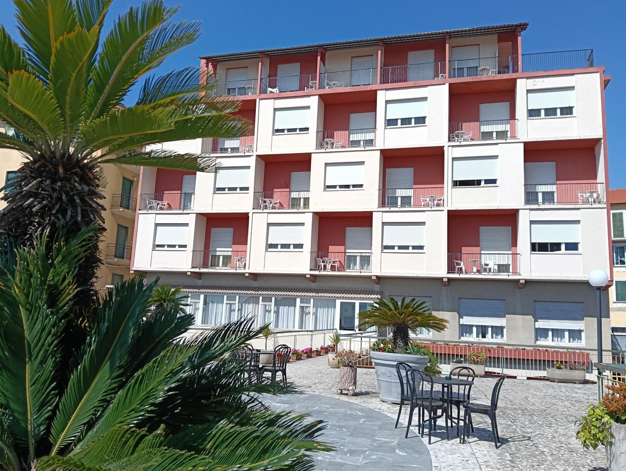 Hotel Robinia Imperia Eksteriør bilde