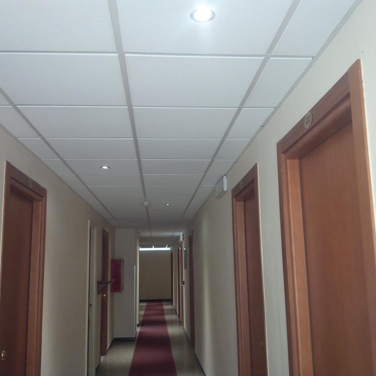 Hotel Robinia Imperia Eksteriør bilde