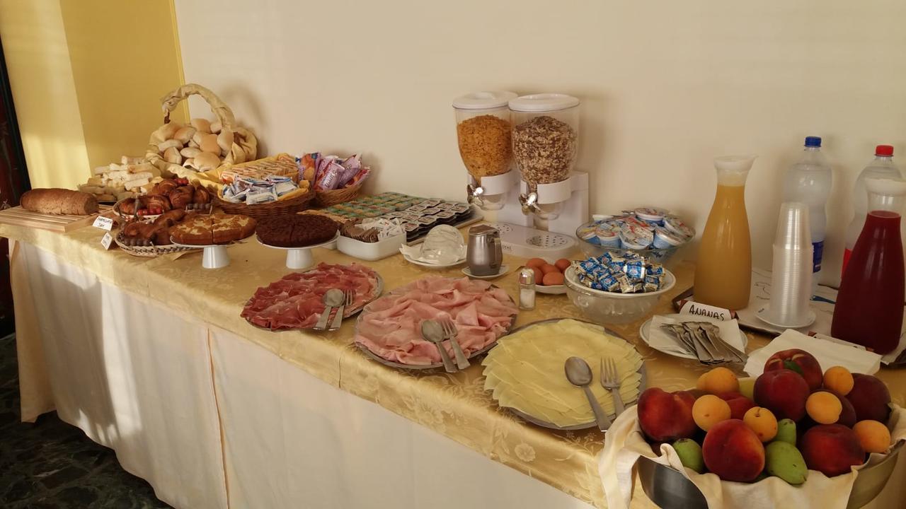 Hotel Robinia Imperia Eksteriør bilde