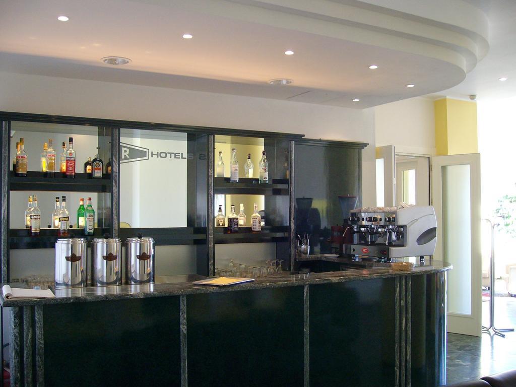 Hotel Robinia Imperia Eksteriør bilde